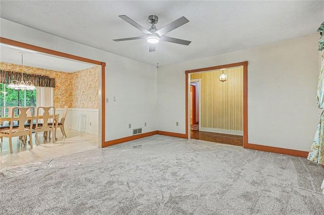 3642 Rainbow Circle SW, Snellville, GA 30039