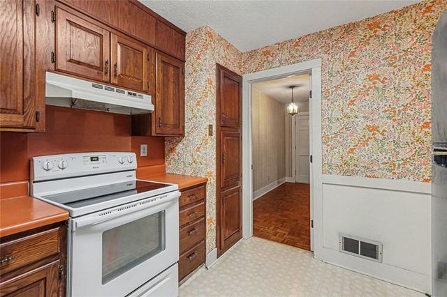 3642 Rainbow Circle SW, Snellville, GA 30039