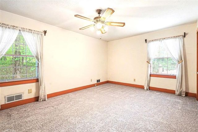 3642 Rainbow Circle SW, Snellville, GA 30039