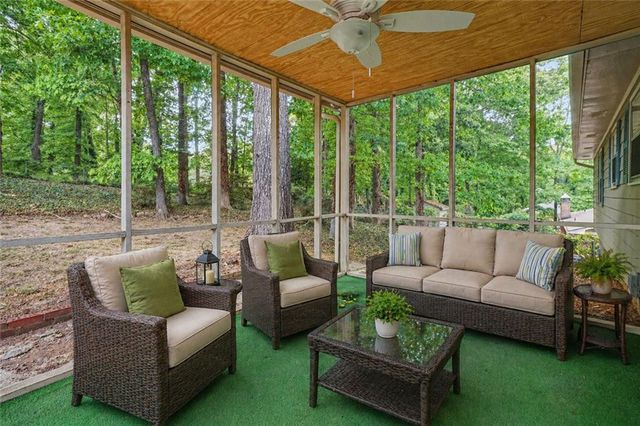 3642 Rainbow Circle SW, Snellville, GA 30039
