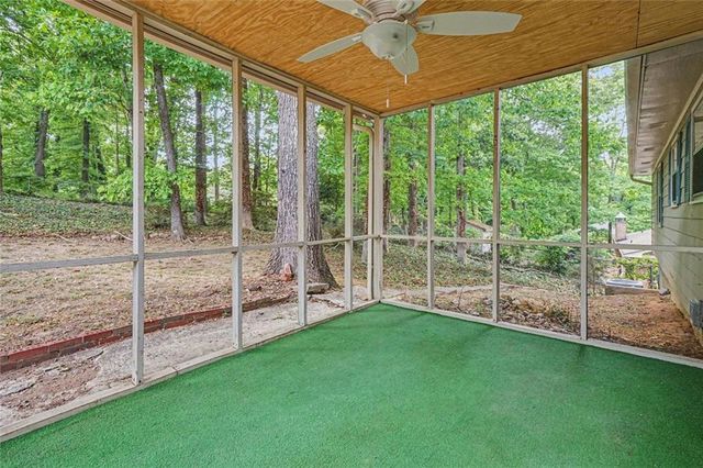 3642 Rainbow Circle SW, Snellville, GA 30039