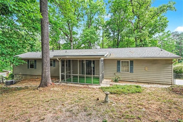 3642 Rainbow Circle SW, Snellville, GA 30039