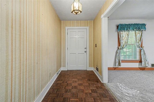 3642 Rainbow Circle SW, Snellville, GA 30039