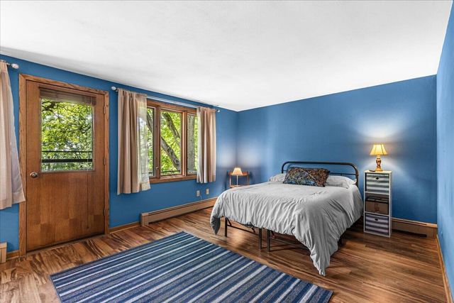 S23W26167 Canterbury LANE, Waukesha, WI 53188