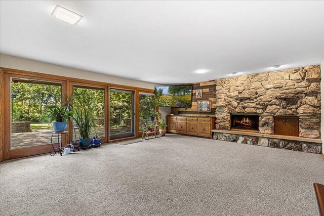 S23W26167 Canterbury LANE, Waukesha, WI 53188