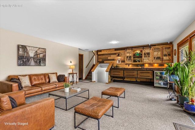 S23W26167 Canterbury LANE, Waukesha, WI 53188