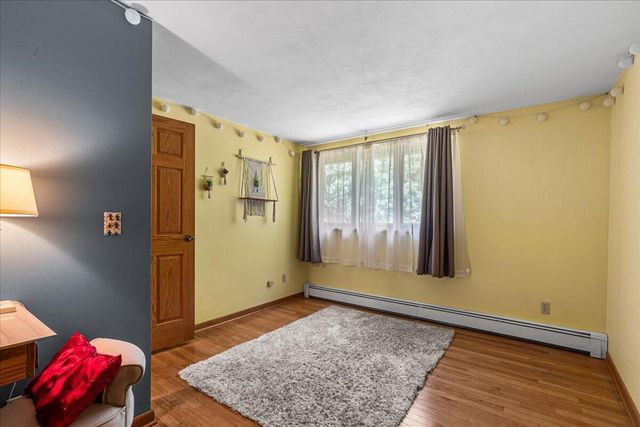 S23W26167 Canterbury LANE, Waukesha, WI 53188