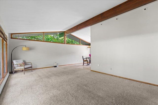 S23W26167 Canterbury LANE, Waukesha, WI 53188