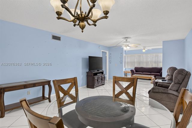 9721 Sunrise Lakes Blvd 102, Sunrise, FL 33322