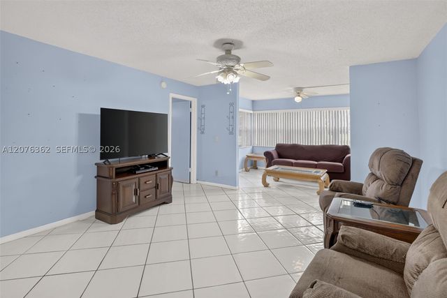 9721 Sunrise Lakes Blvd 102, Sunrise, FL 33322