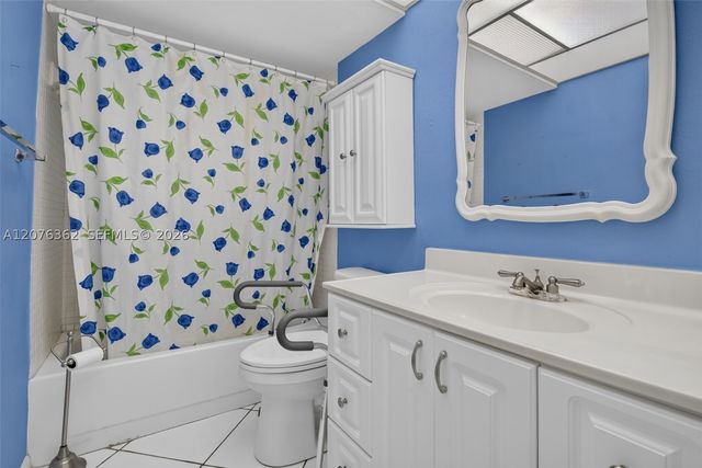 9721 Sunrise Lakes Blvd 102, Sunrise, FL 33322