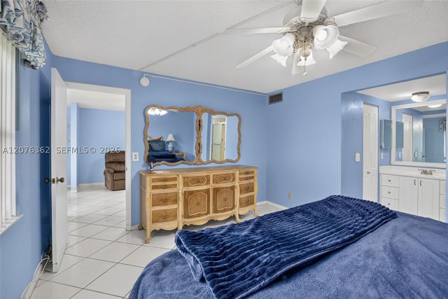 9721 Sunrise Lakes Blvd 102, Sunrise, FL 33322