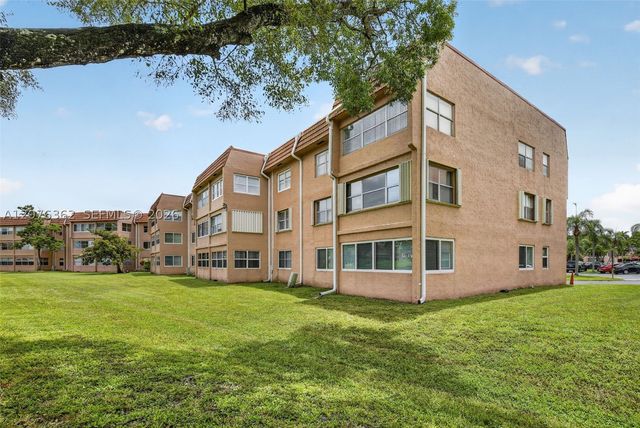 9721 Sunrise Lakes Blvd 102, Sunrise, FL 33322