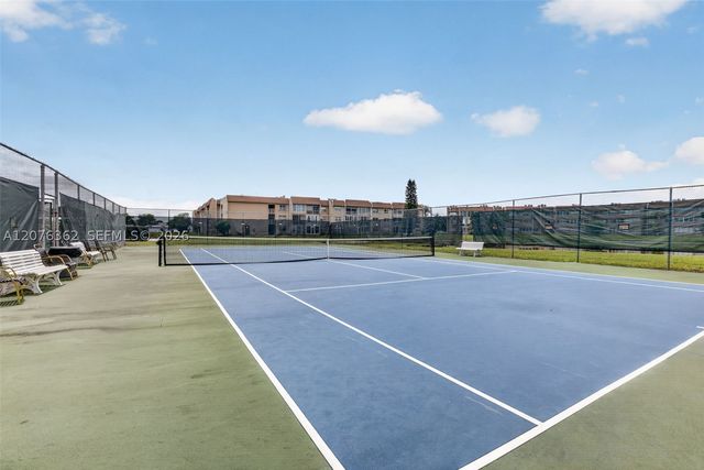 9721 Sunrise Lakes Blvd 102, Sunrise, FL 33322