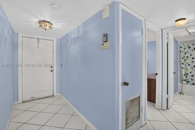 9721 Sunrise Lakes Blvd 102, Sunrise, FL 33322