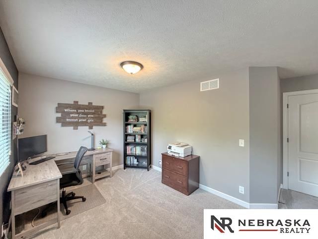 4502 S 199th Avenue, Omaha, NE 68135