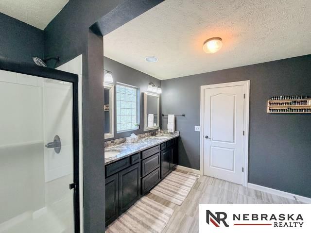4502 S 199th Avenue, Omaha, NE 68135