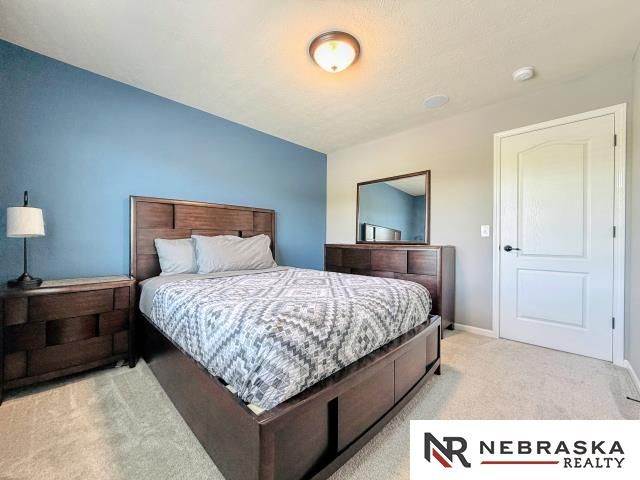 4502 S 199th Avenue, Omaha, NE 68135