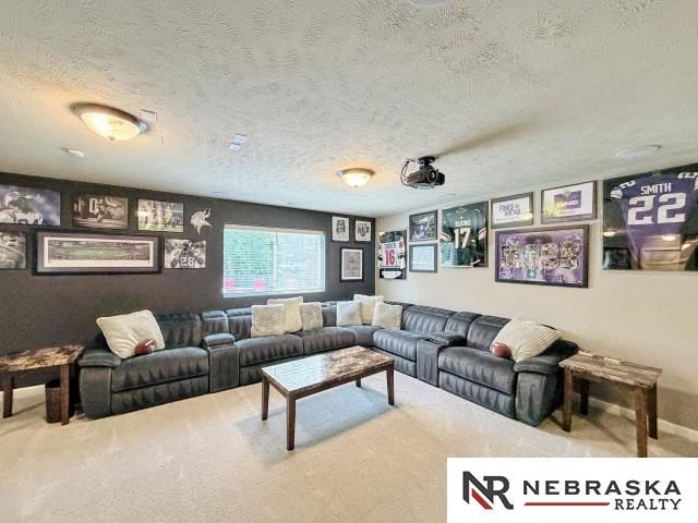 4502 S 199th Avenue, Omaha, NE 68135