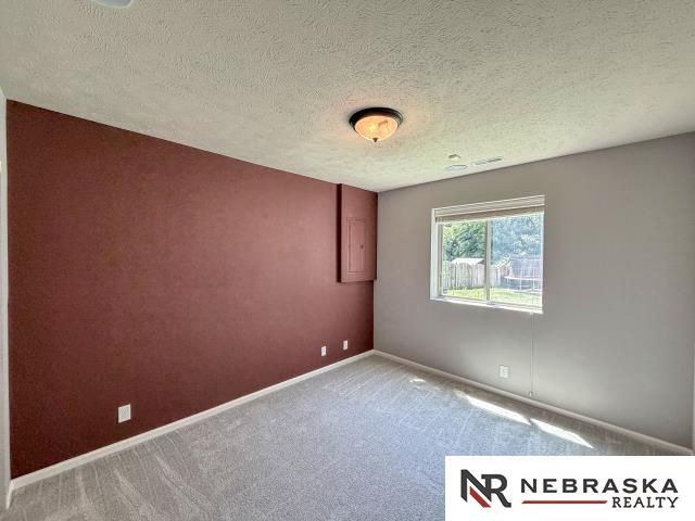 4502 S 199th Avenue, Omaha, NE 68135