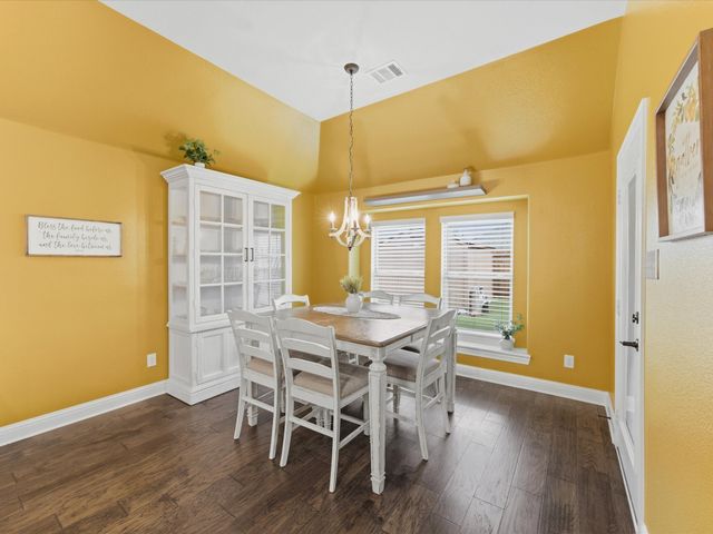 135 Crockett Drive, Waxahachie, TX 75165