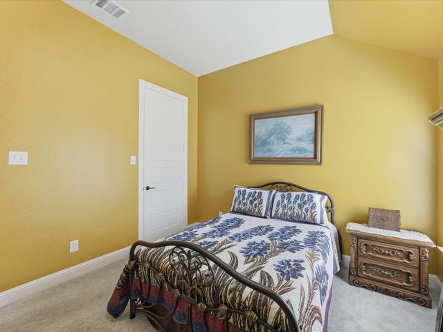 135 Crockett Drive, Waxahachie, TX 75165