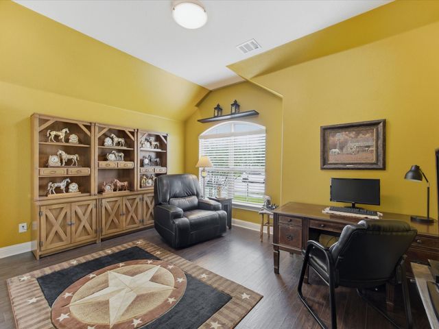 135 Crockett Drive, Waxahachie, TX 75165
