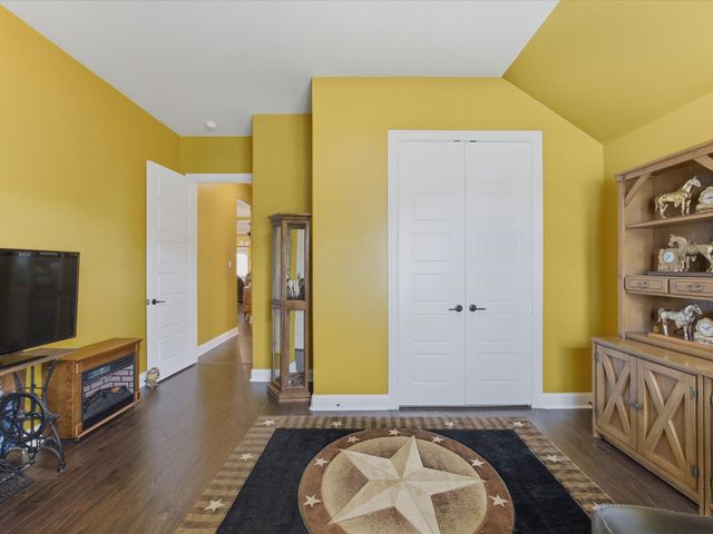 135 Crockett Drive, Waxahachie, TX 75165