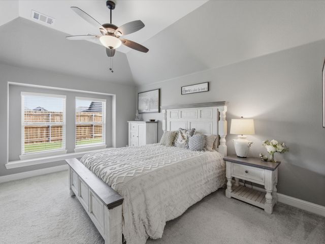 135 Crockett Drive, Waxahachie, TX 75165