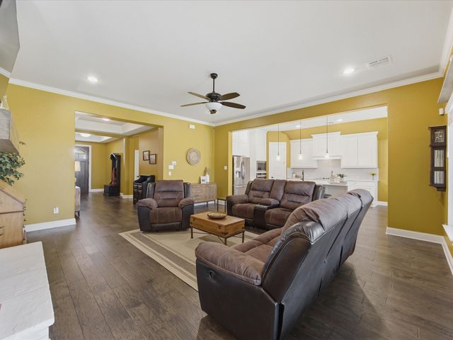 135 Crockett Drive, Waxahachie, TX 75165