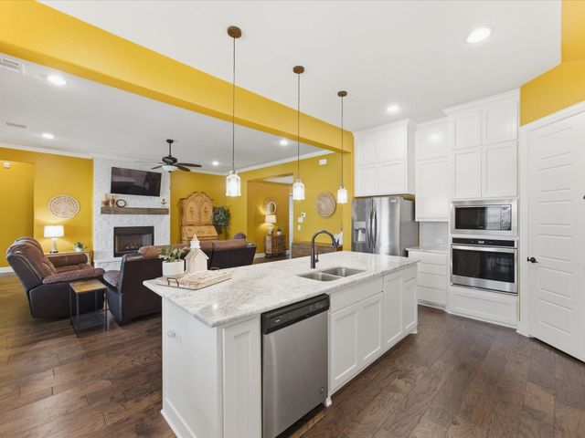 135 Crockett Drive, Waxahachie, TX 75165