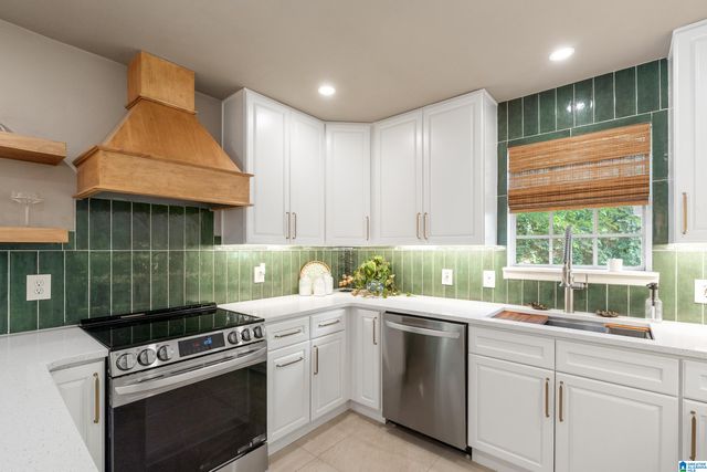 532 CONWAY LANE, Irondale, AL 35210