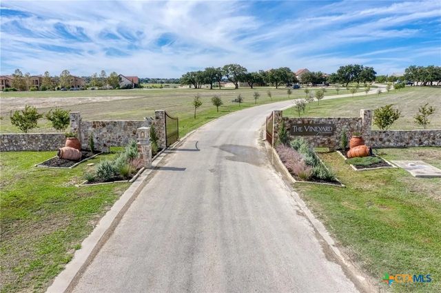 634 Strada Luca, Florence, TX 76527