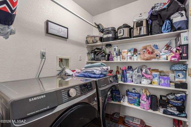 2595 E Warwick Castle Lane, Tucson, AZ 85706