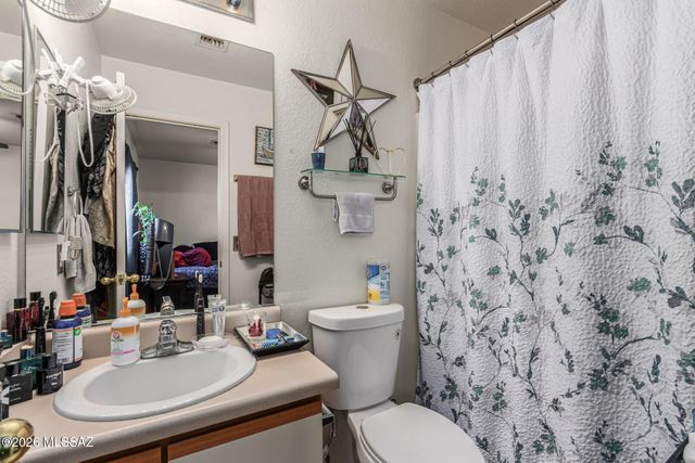 2595 E Warwick Castle Lane, Tucson, AZ 85706