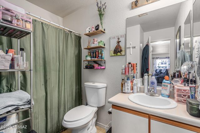 2595 E Warwick Castle Lane, Tucson, AZ 85706