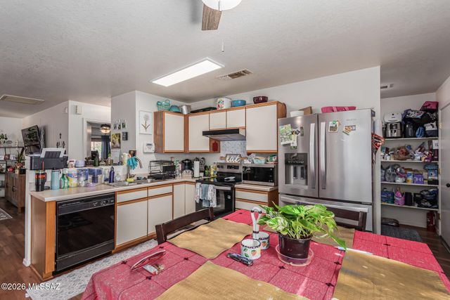 2595 E Warwick Castle Lane, Tucson, AZ 85706