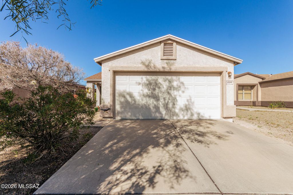 2595 E Warwick Castle Lane, Tucson, AZ 85706