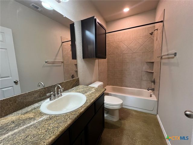 327 Oelkers B, New Braunfels, TX 78130