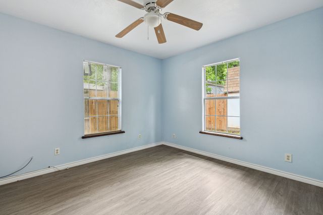 1424 Knight Street, Denton, TX 76205