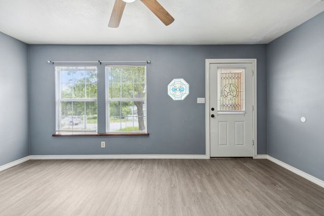 1424 Knight Street, Denton, TX 76205