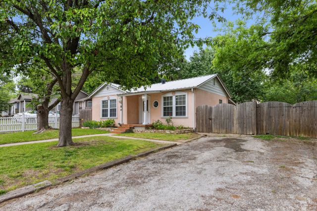 1424 Knight Street, Denton, TX 76205