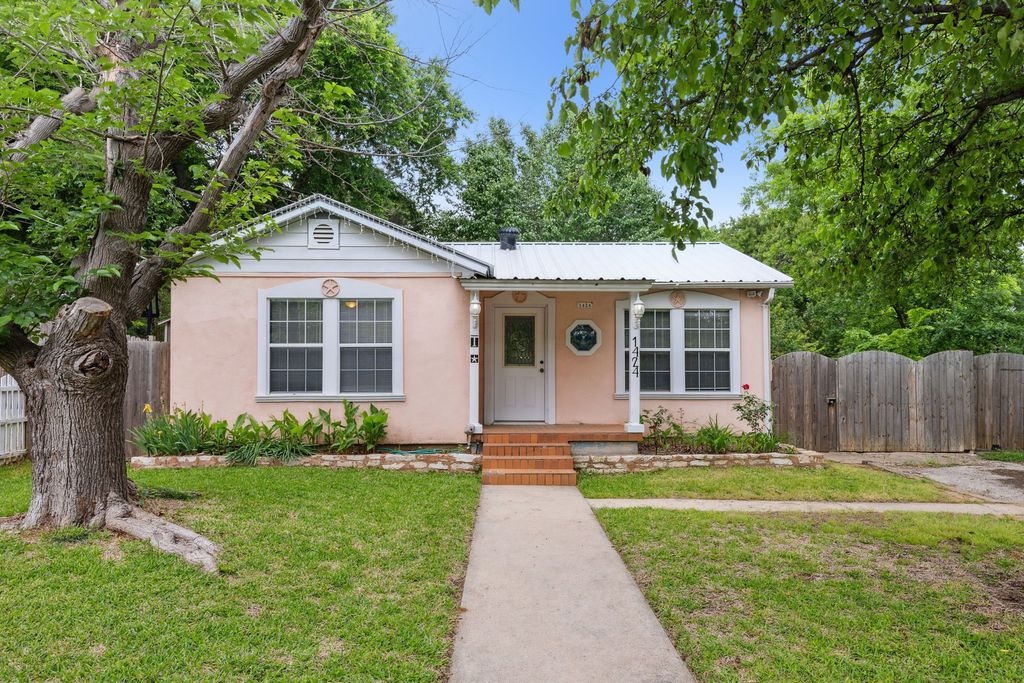 1424 Knight Street, Denton, TX 76205