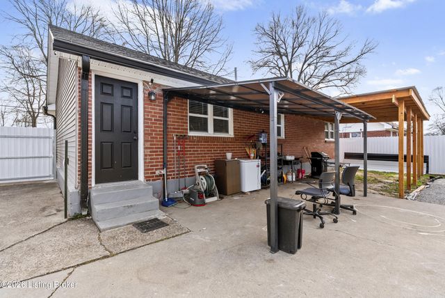 4342 Lynnview Dr, Louisville, KY 40216