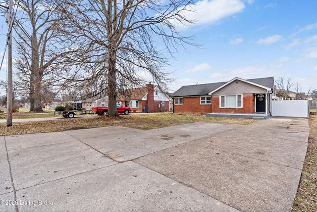 4342 Lynnview Dr, Louisville, KY 40216