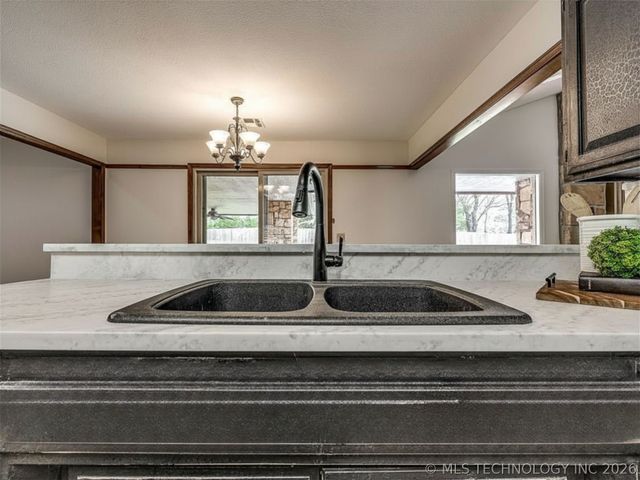 2417 Stonewall Drive, Bartlesville, OK 74006