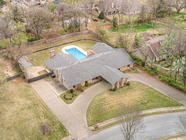 2417 Stonewall Drive, Bartlesville, OK 74006