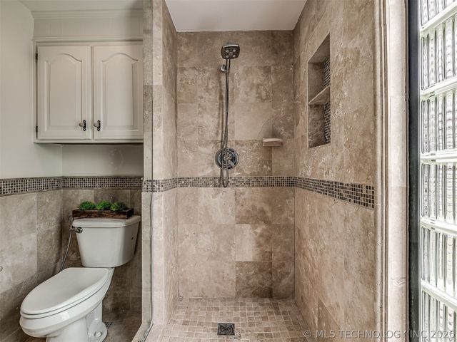 2417 Stonewall Drive, Bartlesville, OK 74006