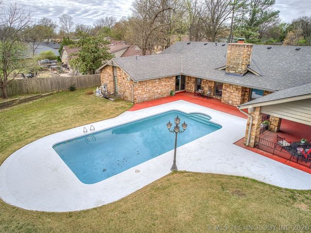 2417 Stonewall Drive, Bartlesville, OK 74006