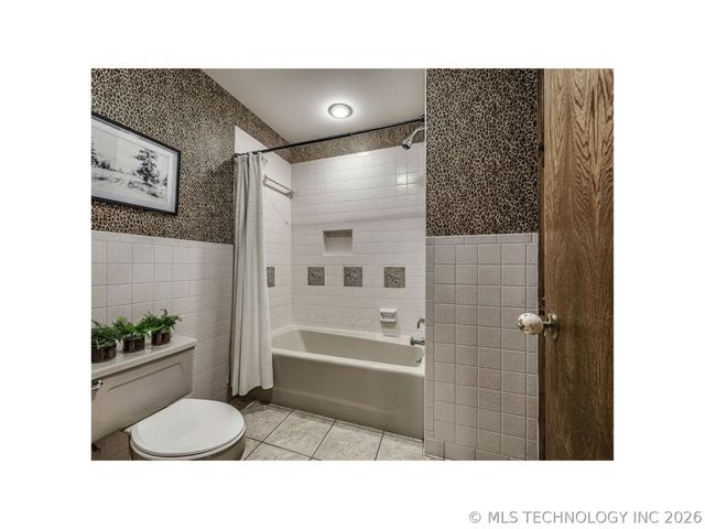 2417 Stonewall Drive, Bartlesville, OK 74006